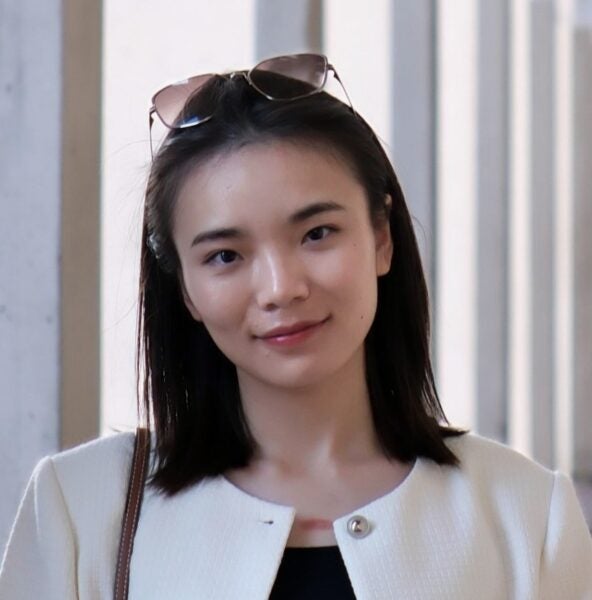 Yunyi headshot pp
